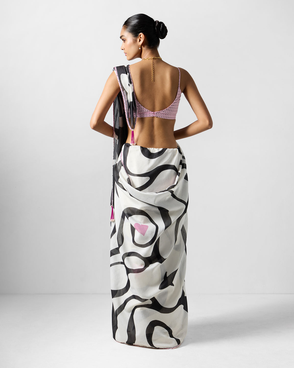 Ella Sari & Blouse- White & Black Printed
