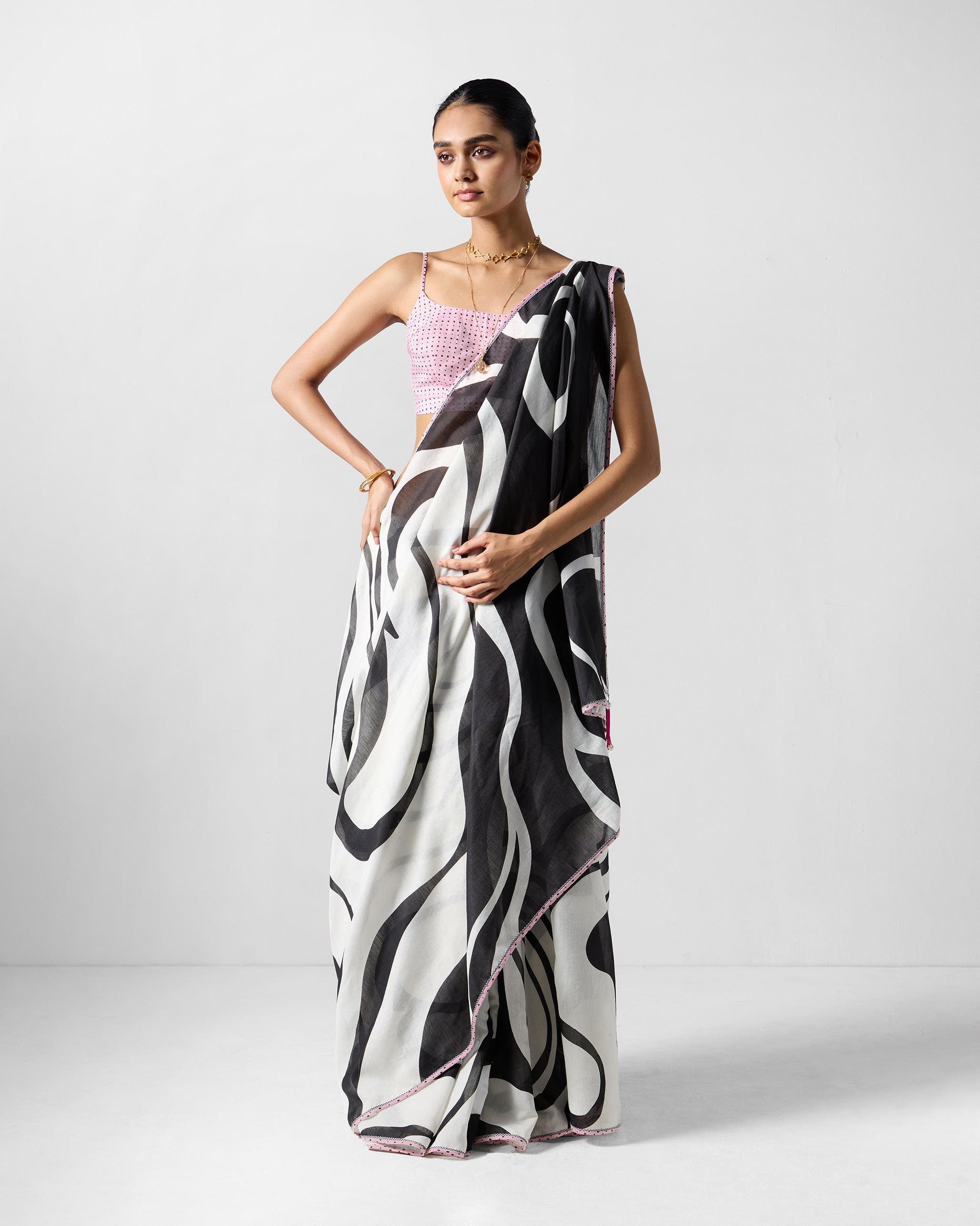 Ella Sari - White & Black Printed