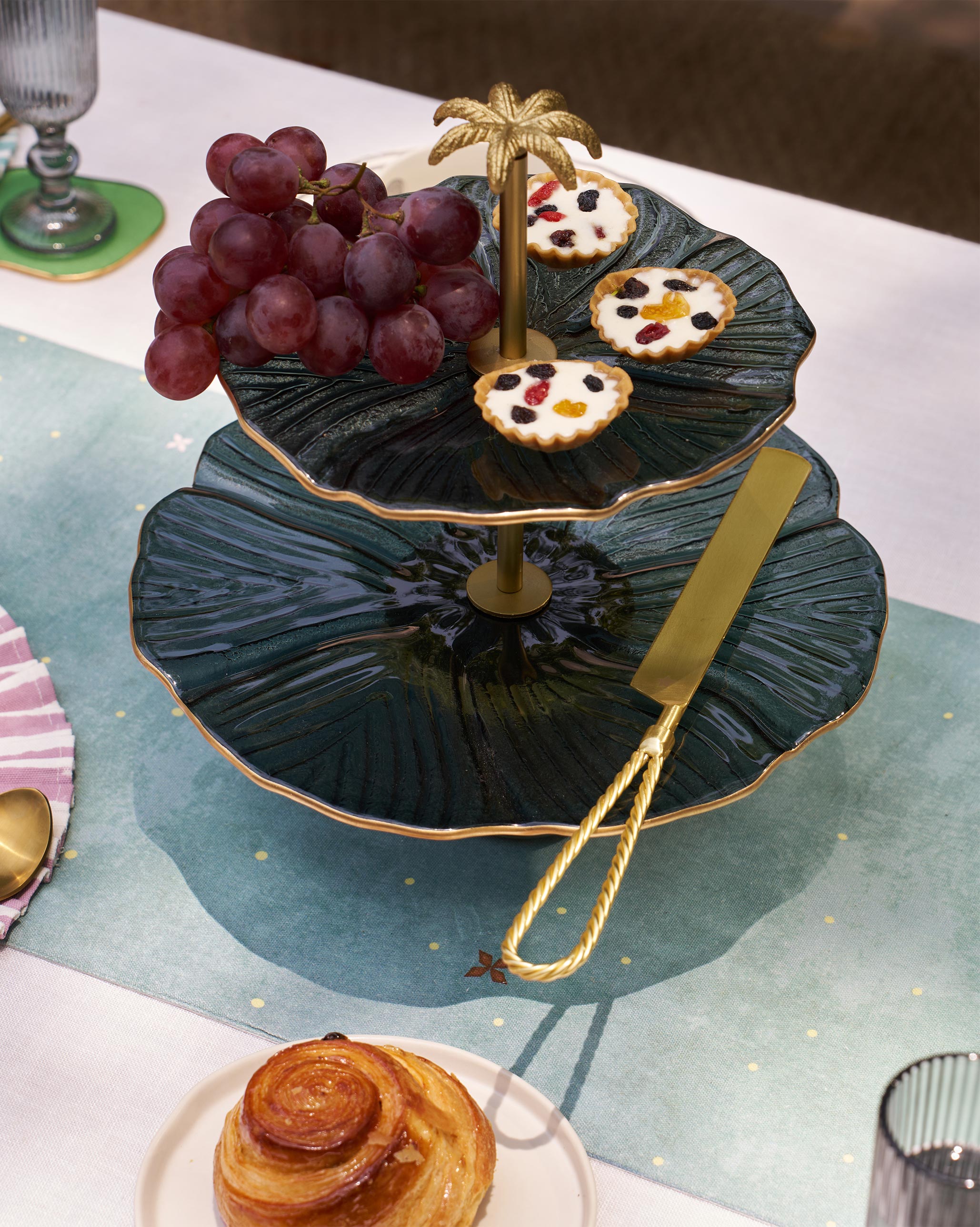 Phool Cake Stand - Charcoal