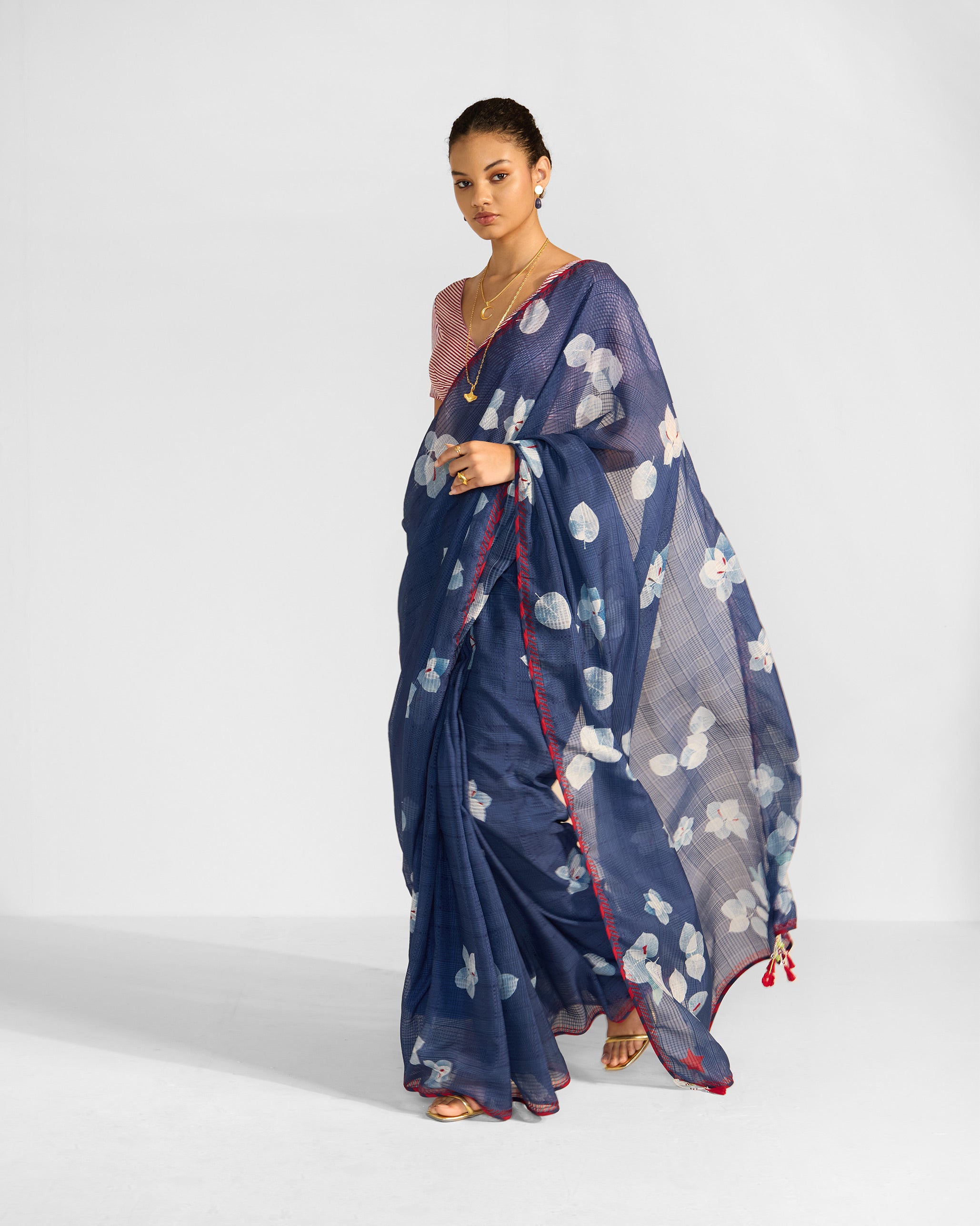 Sondar Sari - Blue & White Printed