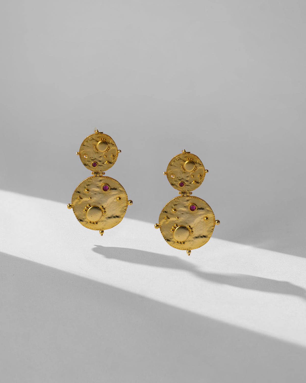 Rishi Earrings - Gold