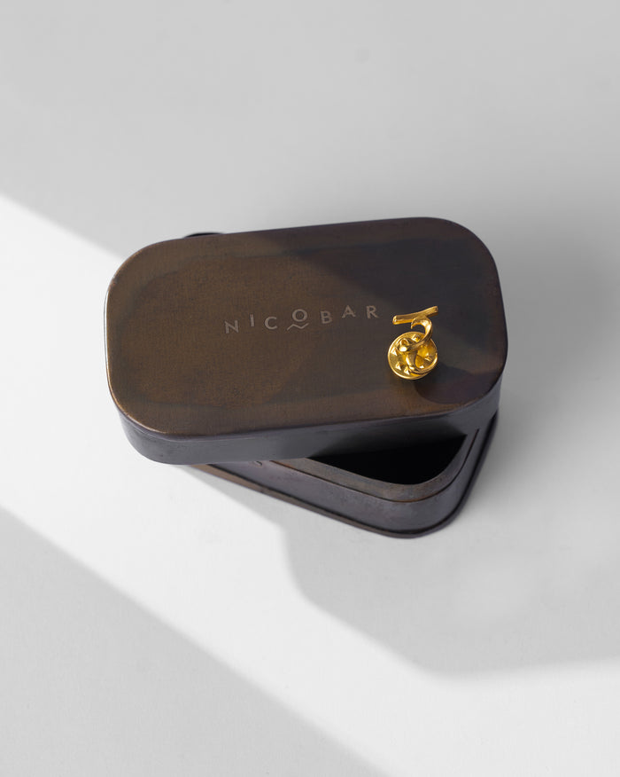 Alphabet- R Pin - Gold