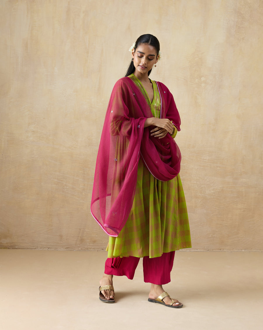 The Pintuck Kurta worn with pink Serene Pants and the Sitra Dupatta.