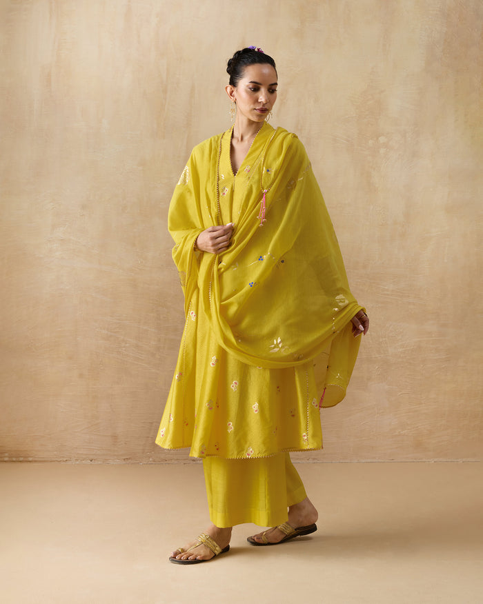 look1_Festive Gatherings