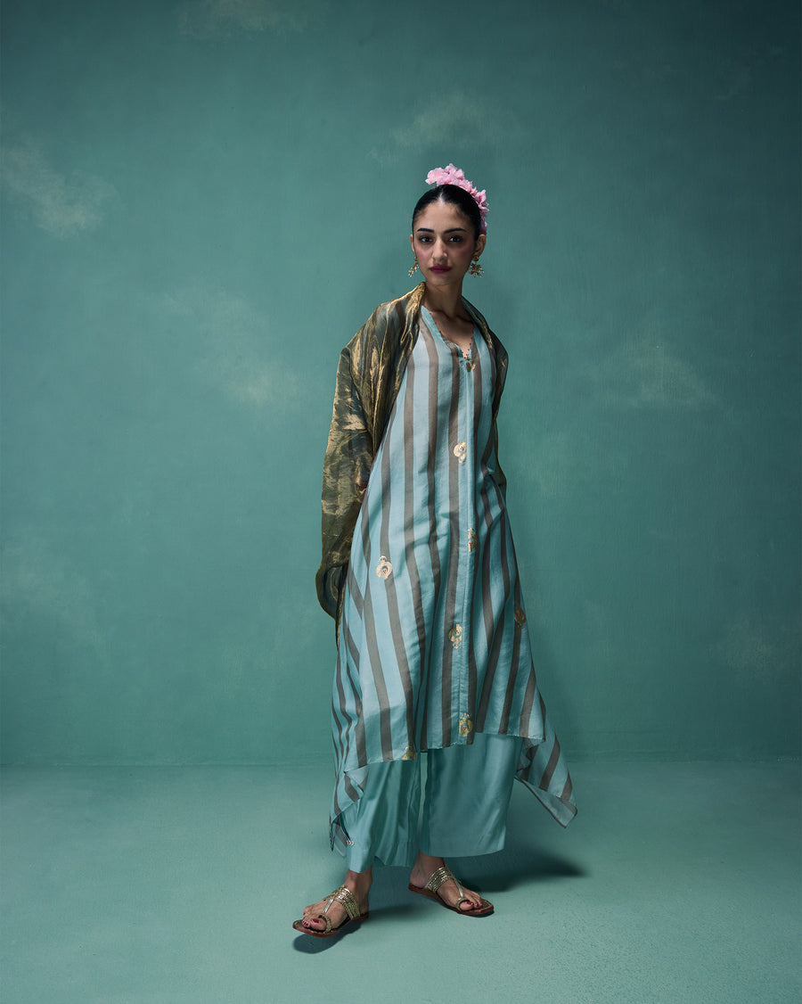 The Midnight Club Kurta worn with aqua Wander Pants and the Marpeta Dupatta over one shoulder.