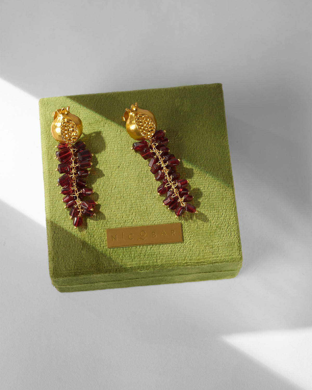 Anaar Bagicha Earring - Gold