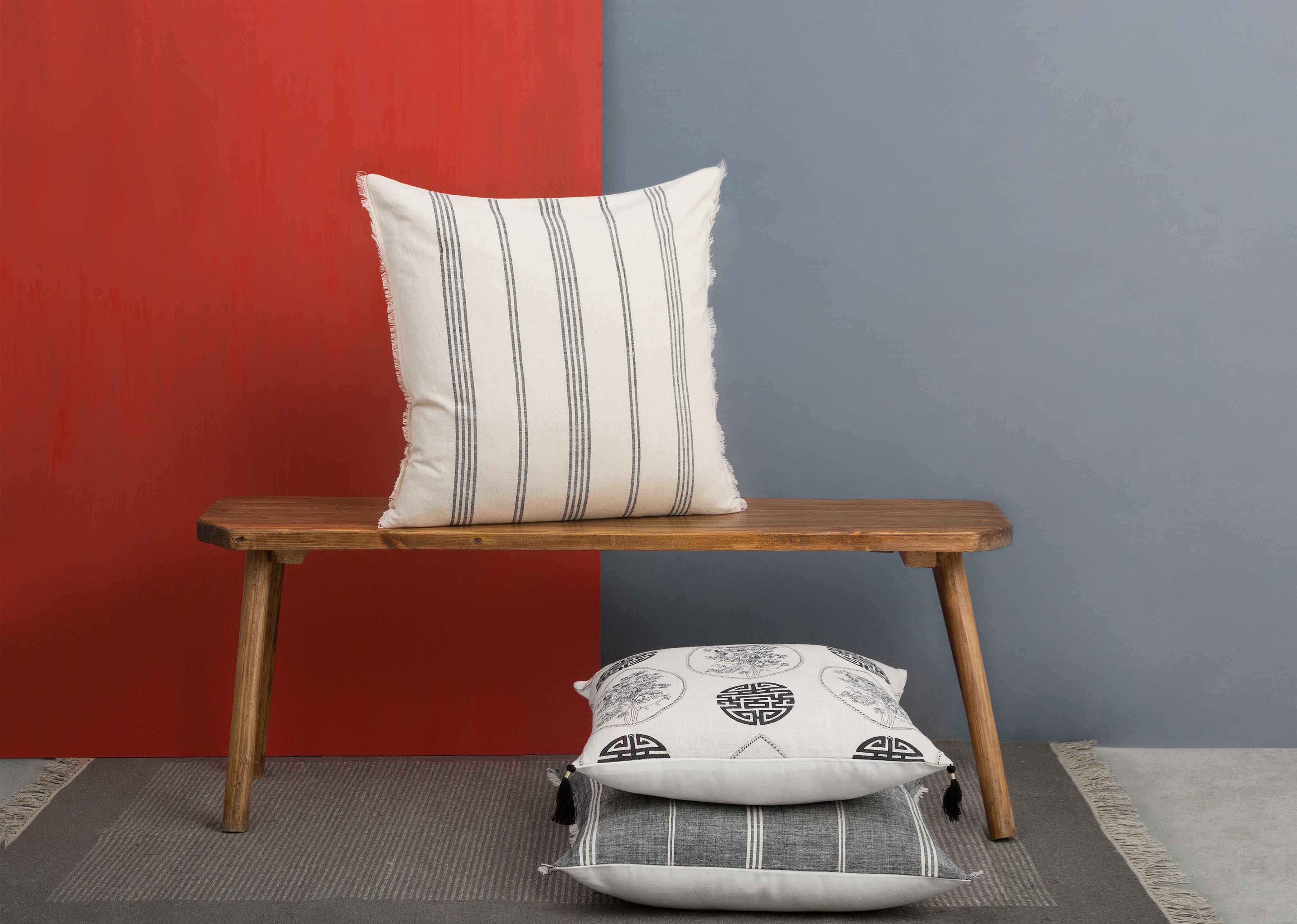 Hei Bai Cushion Cover - White Base