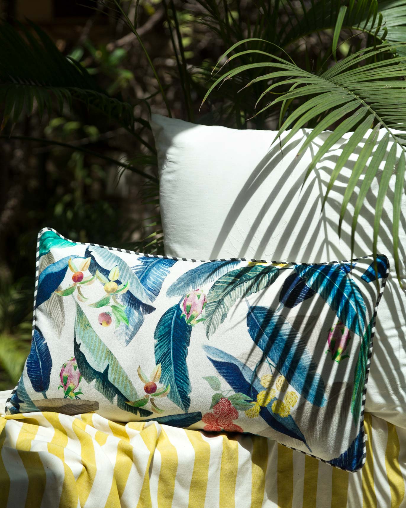 Trinco Tropics Pillow Cover