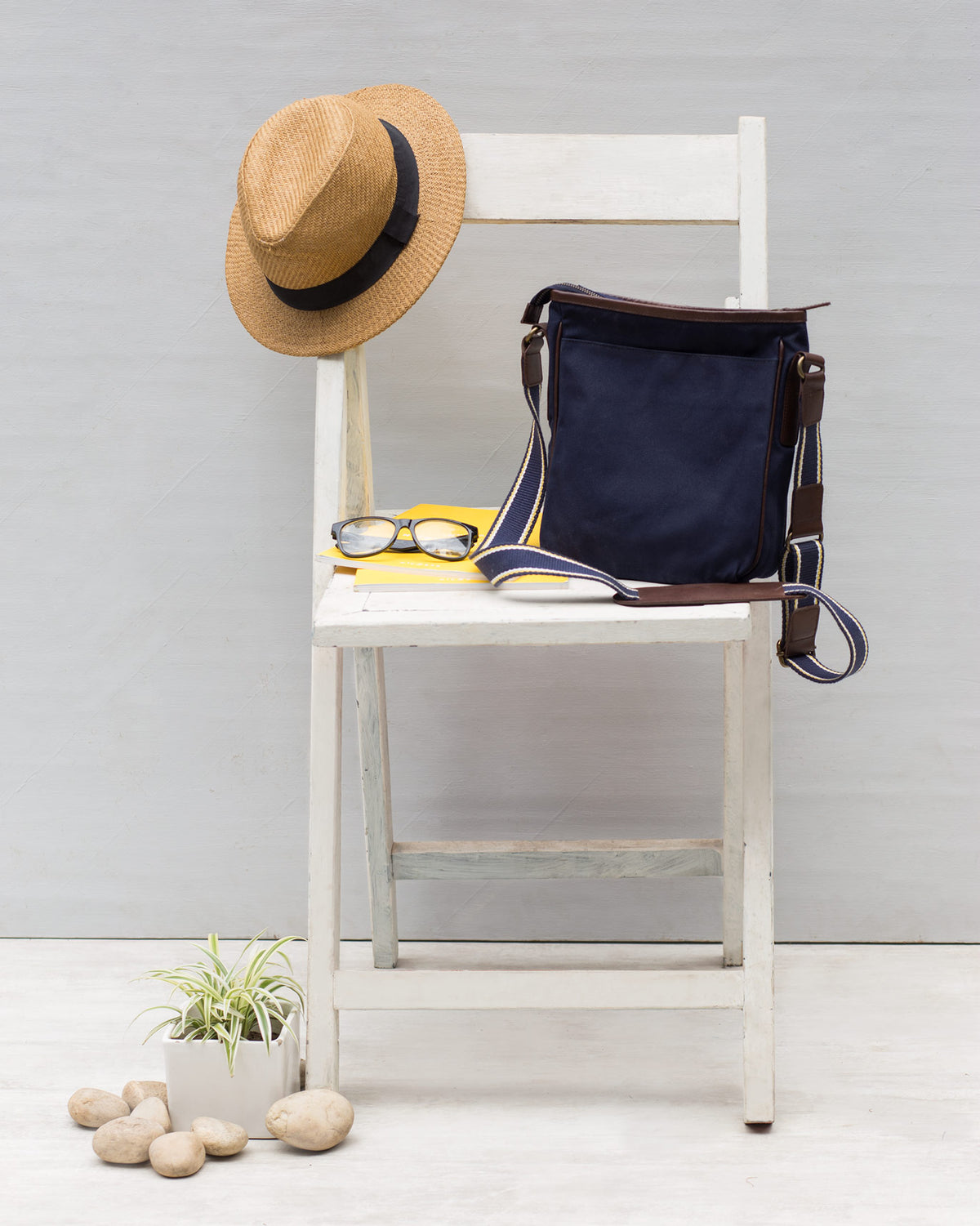 The Perfect Travel Messenger - Navy