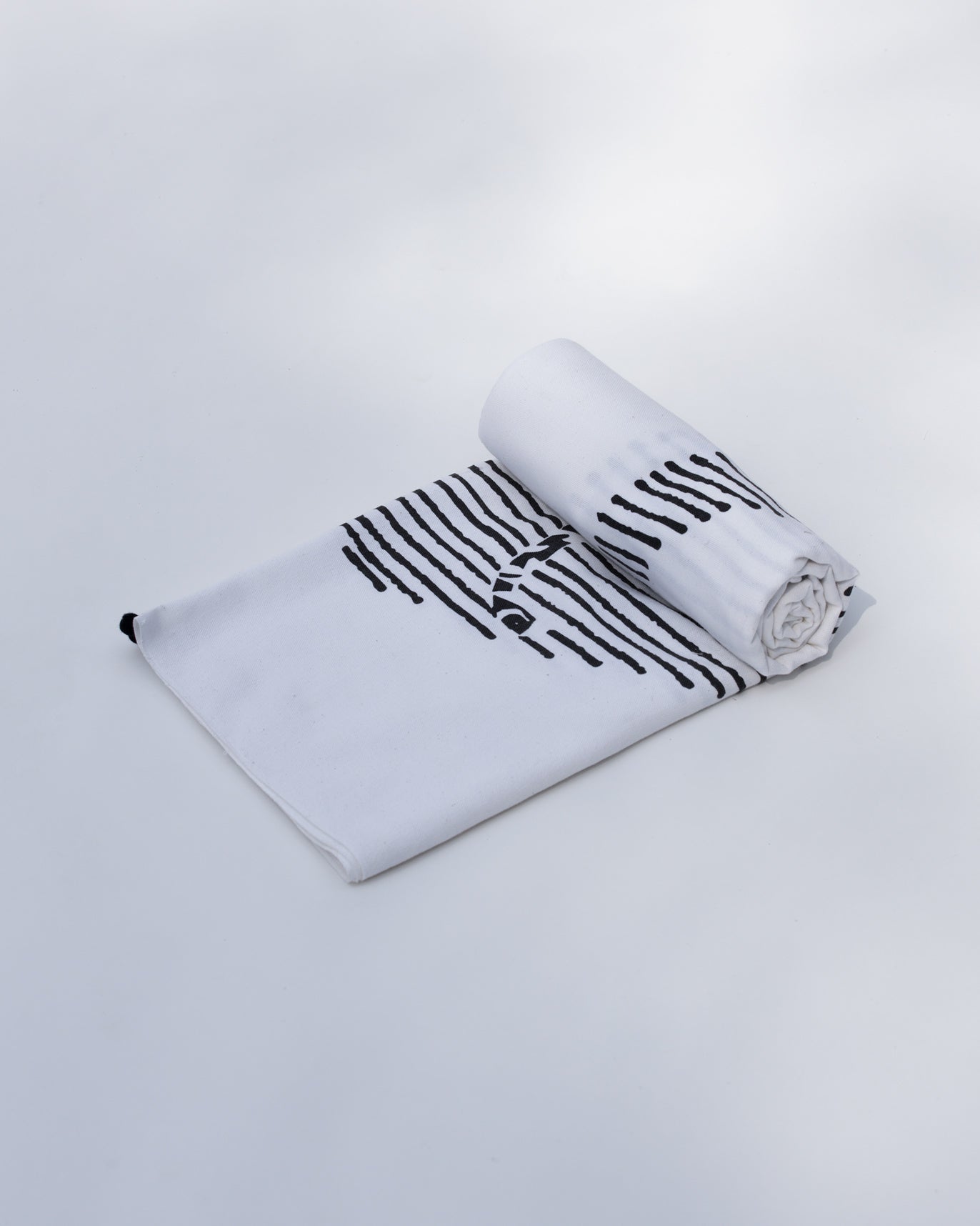 Halo Towel - White & Black