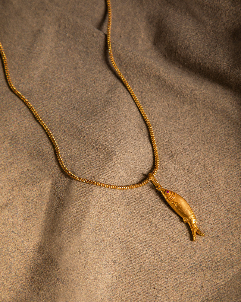 Akeli Machli Necklace(Pendant & Chain)