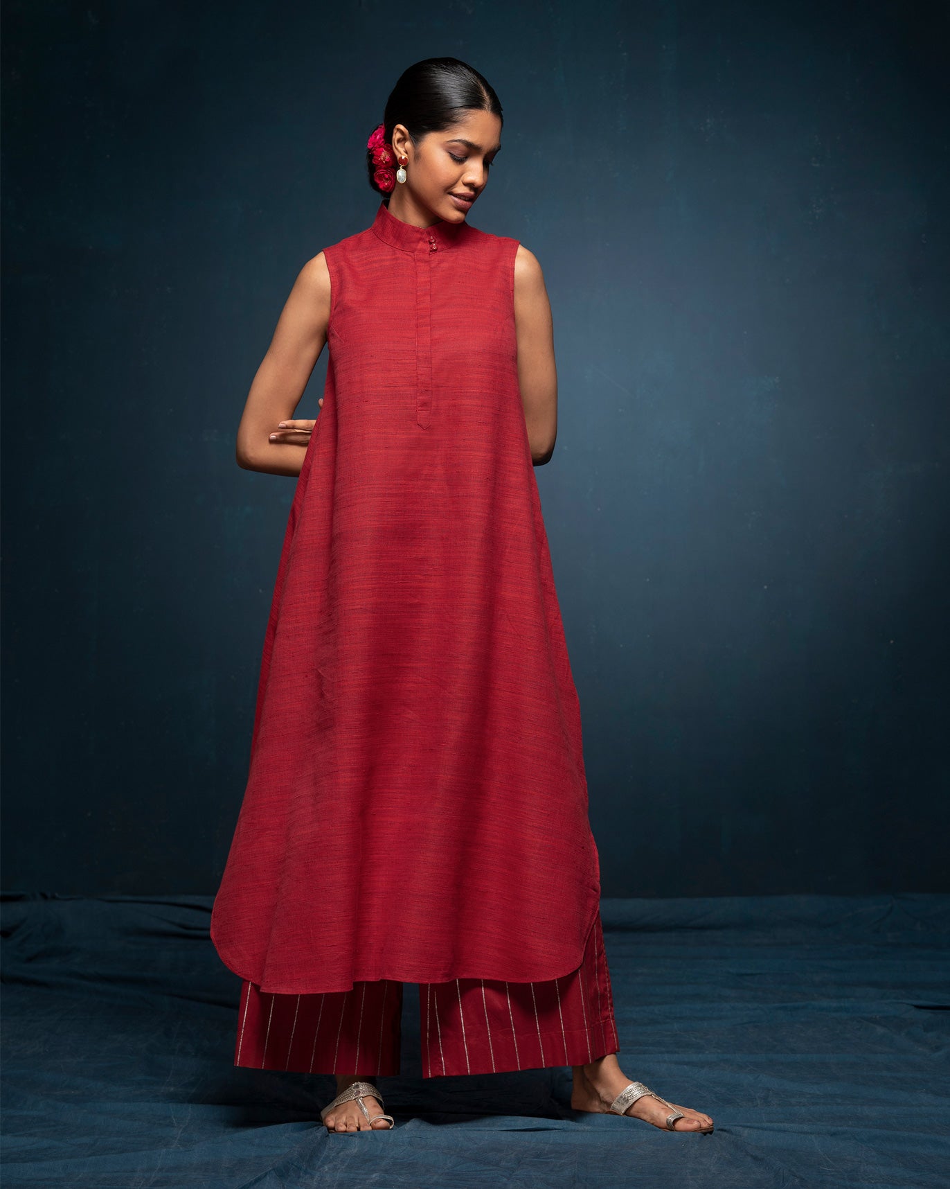 Sleeveless High Neck Kurta - Red