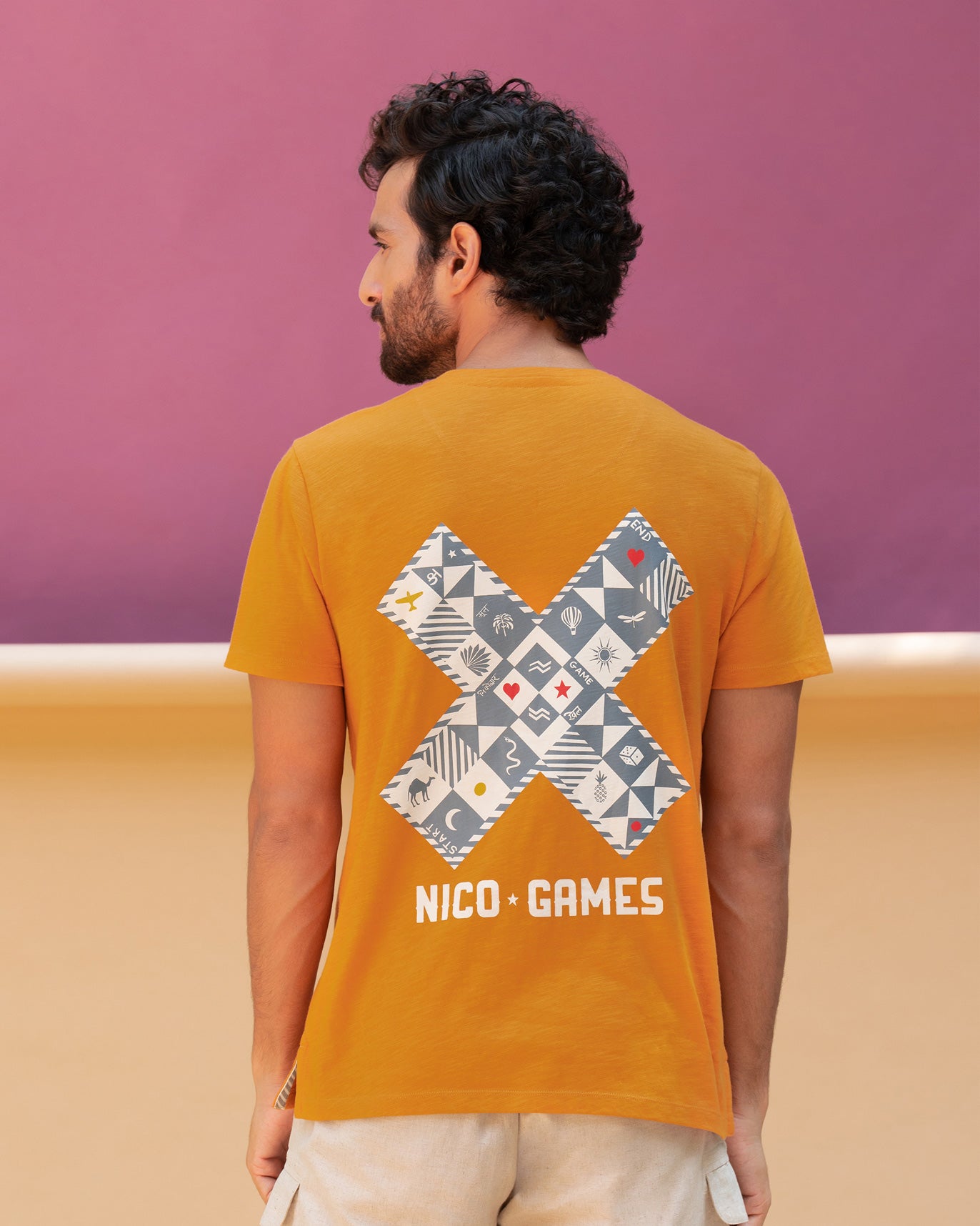 Roll The Dice T-shirt - Sandstone