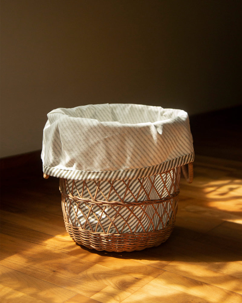 Rattan Laundry Basket with Bag