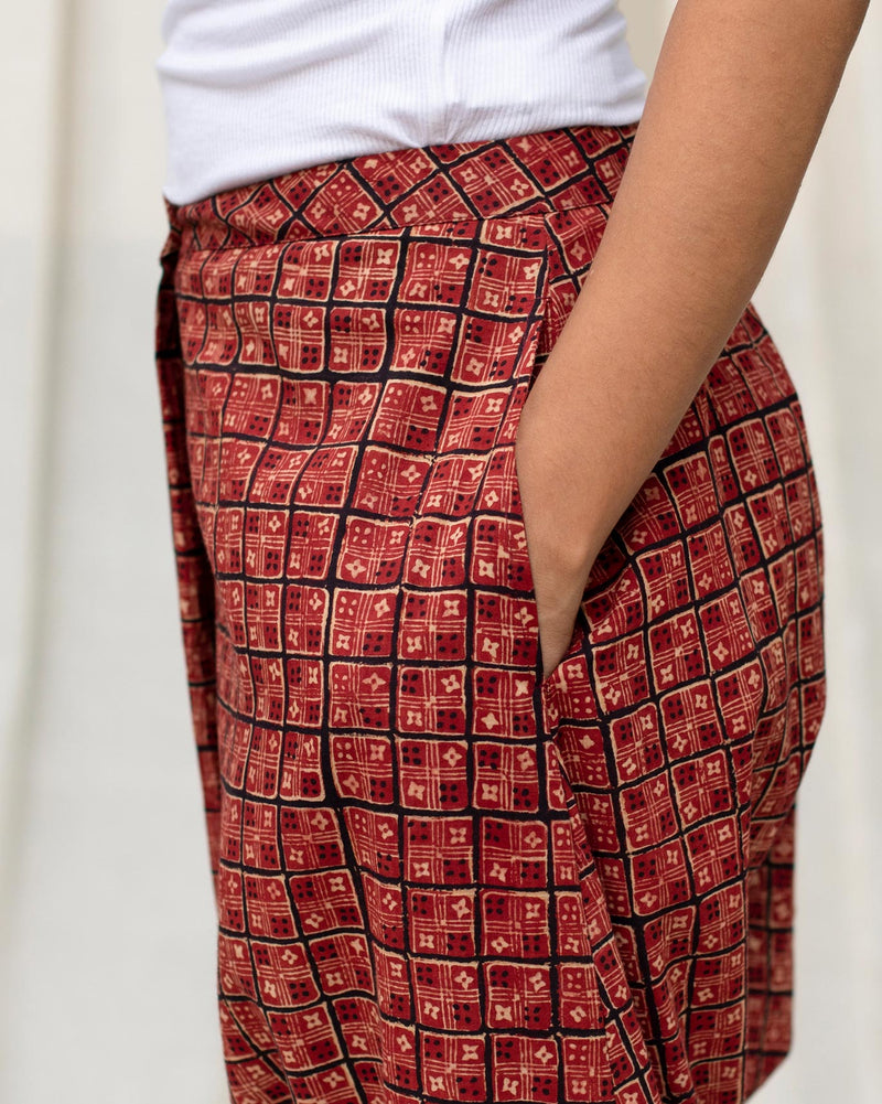 Jinan Slouchy Pants - Red & Black