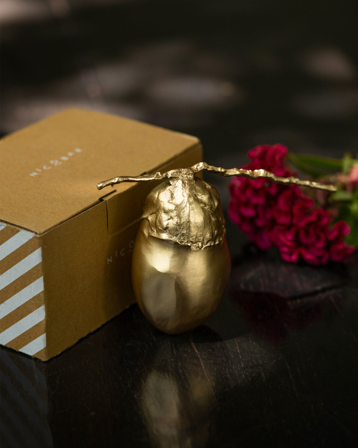 Nariyal Decor Accent