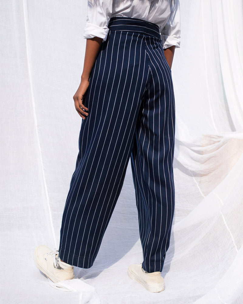 Pleated Narrow Trousers - Navy & White