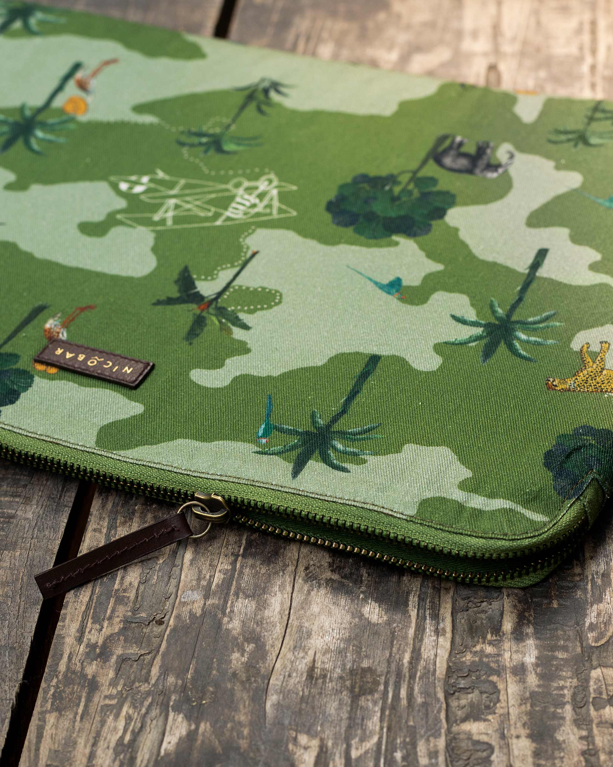 Holly Laptop Sleeve - Camo