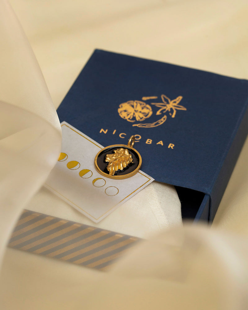 Singha charm- Black & Gold