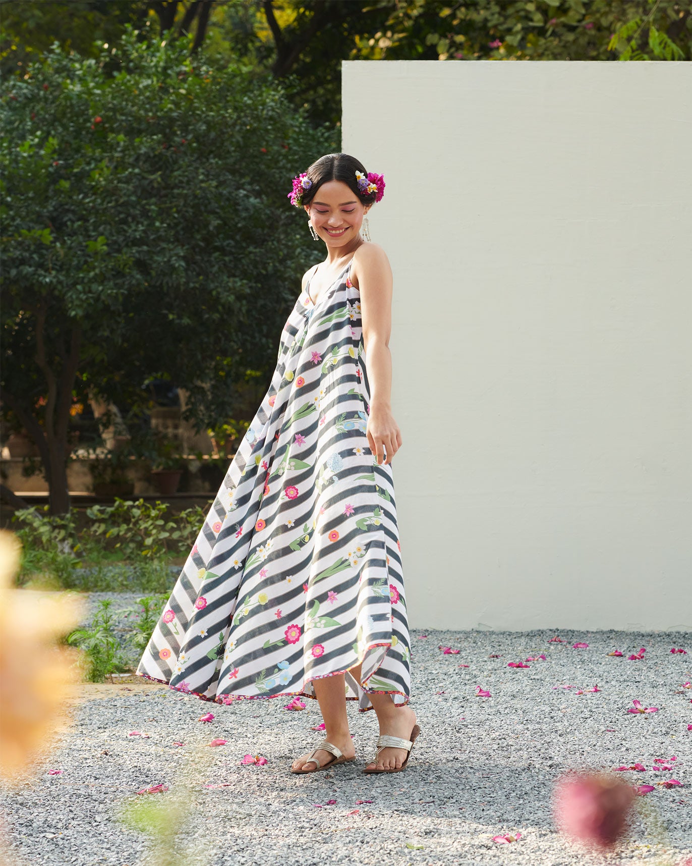 V-Neck Strappy Dress - White & Black